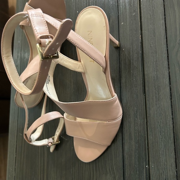 Nine West ankle wrap heels. 9M - Picture 2 of 5